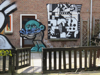 829723 Afbeelding van graffiti met o.a. WTIP, op de voorgevel van het leegstaande pand Tomaatstraat 19 te Utrecht. N.B. ...